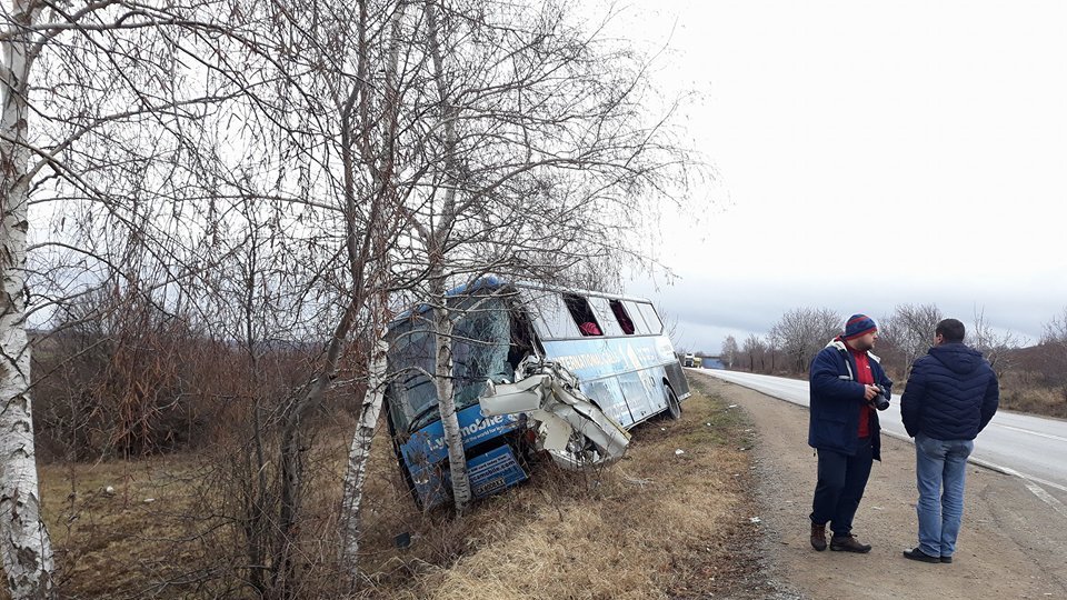 Тежка катастрофа с автобус е станала на автомагистрала Тракия в