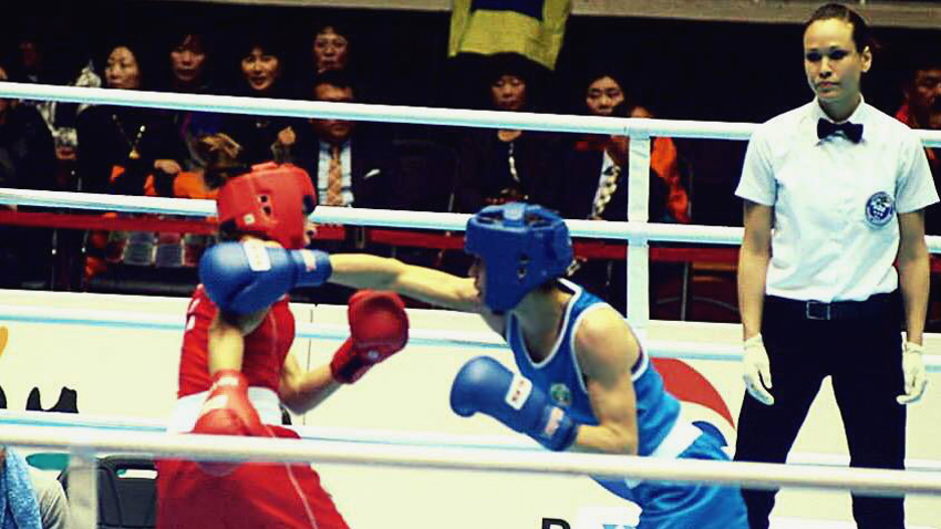Moment from the final match: Stanimira exerts one of the decisive blows against European Champion Marcia Davide, Italy