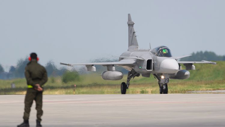 Във военновъздушната база Емари край естонската столица Талин са пристигнали