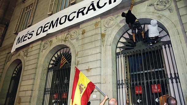 Каталуния гласува днес на референдум за независимост от Испания. Властите