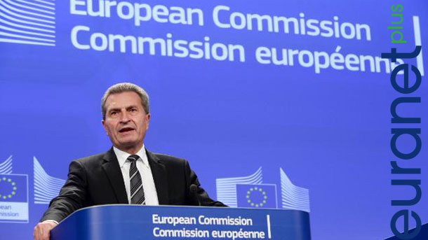 Еврокомисарят по бюджетните въпроси Гюнтер Йотингер бе подложен на кръстосан