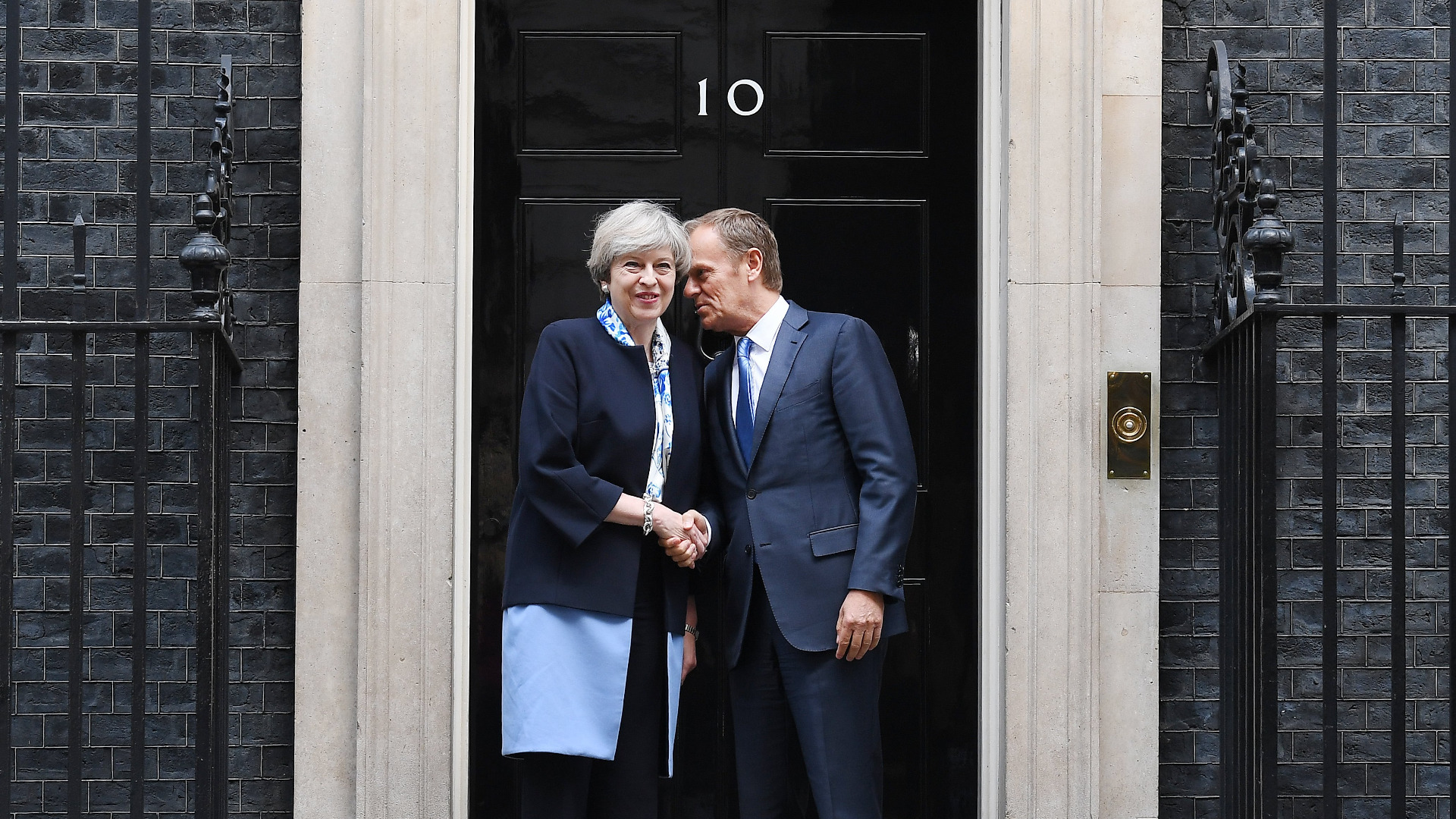 Британският премиер Тереза Мей ще се срещне в Лондон с