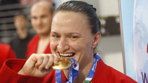Българката Калина Стефанова завоюва сребърен медал в категория до 56