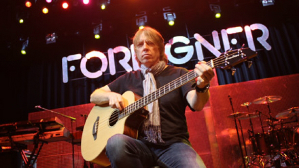 Легендарната англо- американскат рок група Foreigner“ е създадена в Ню