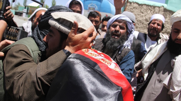 Кола бомба се взриви по време на мирно събиране на афганистански
