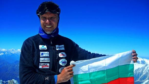 Боян Петров изкачи 10 ия си осемхилядник Снощи той покори хималайския