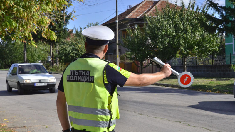 Нарушител - рекордьор прихвана Пътна полиция в Шумен.  26 електронни фиша