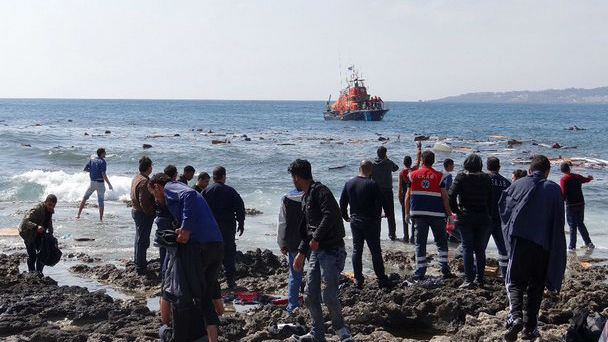 Най малко 25 души са се удавили край бреговете на Либия