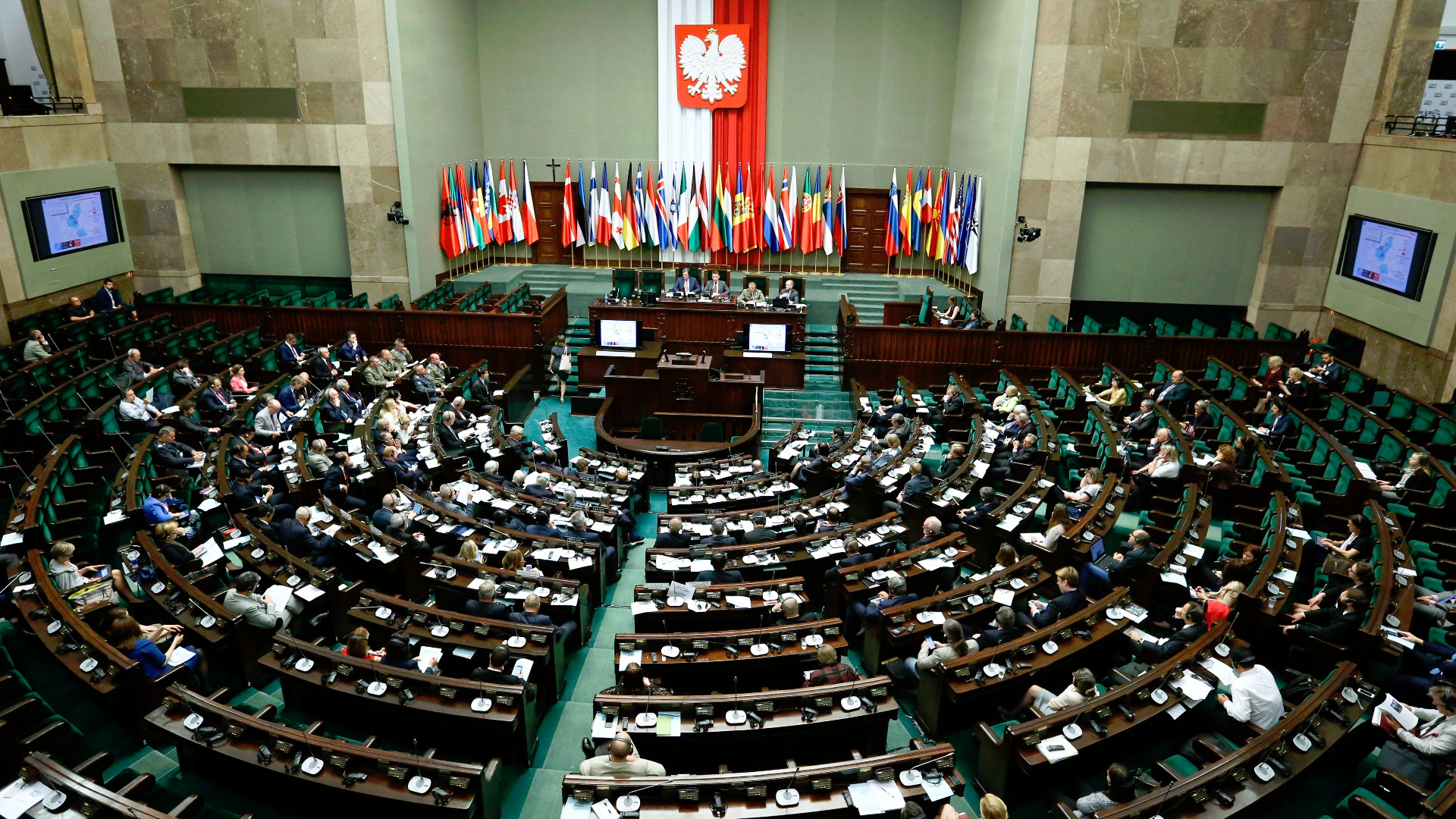 Членове на Парламентарната асамблея на НАТО чиято сесия продължава във