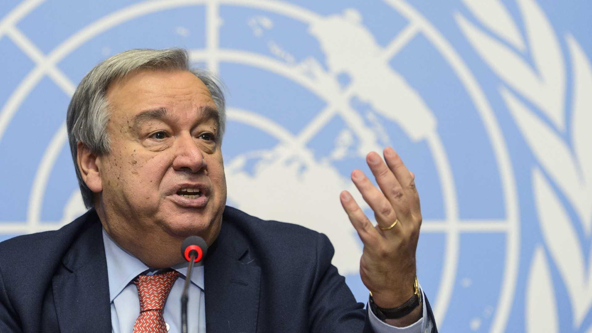 Генералният секретар на ООН Антониу Гутериш настоява за политическо решение
