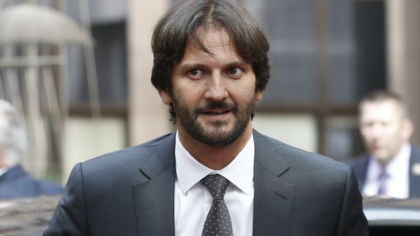 Словашкият вицепремиер и вътрешен министър Роберт Калинак обяви че подава