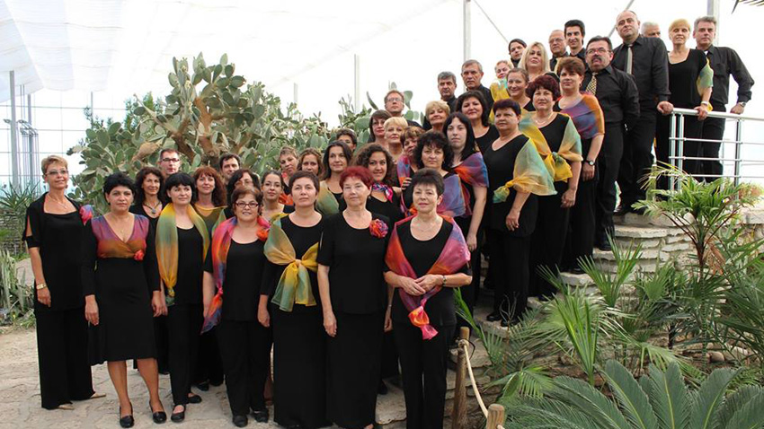  Смесен хор „ Черноморски звуци “ - Балчик с диригент доктор Валентина Георгиева 