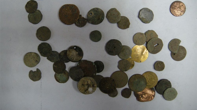 Стотици древноримски златни монети от пети век бяха открити при
