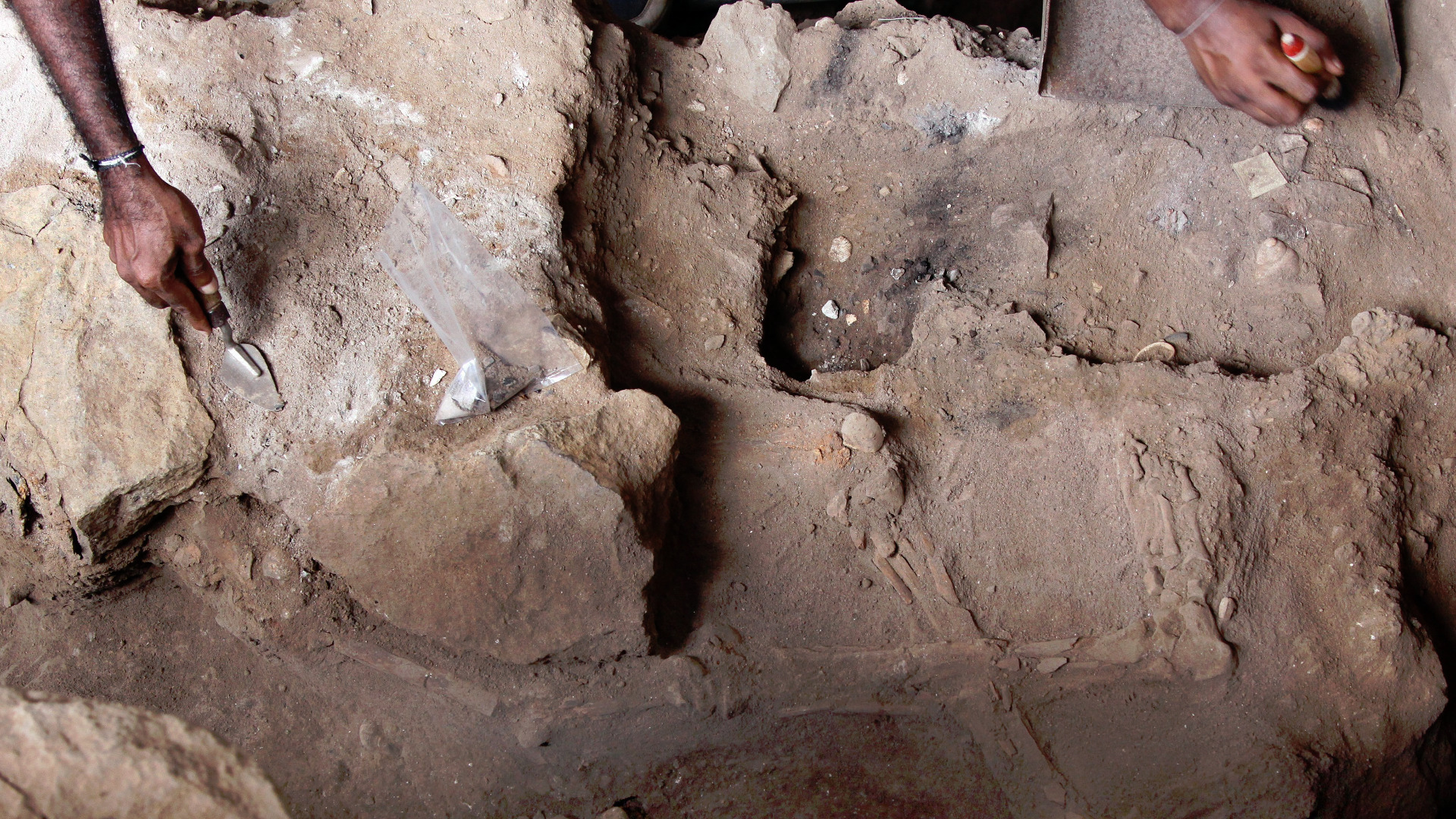 Археолози откриха неизвестни досега следи от древни съоръжения във Великобритания
