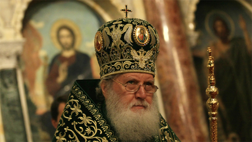 Патриарх Неофит е изписан от болница и е в дома
