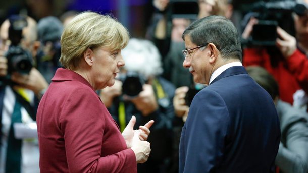 Канцлерът Меркел и премиерът Давутоглу