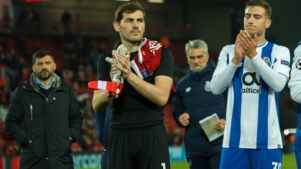 Манчестър Юнайтед обяви трансфера на Диого Далот от Порто Контрактът
