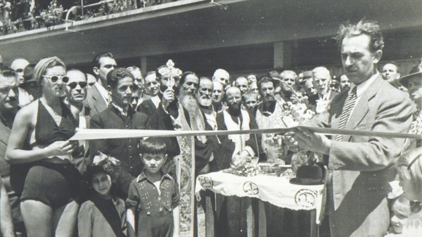 Le maire Ivan Ivanov inaugure les Bains municipaux Maria Louiza en 1939