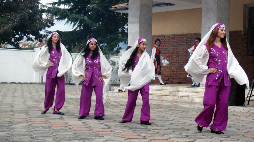 Asen köyü “Sıznanie 1921”(Şuur 1921) okuma evi “Kızlar” dans topluluğu.