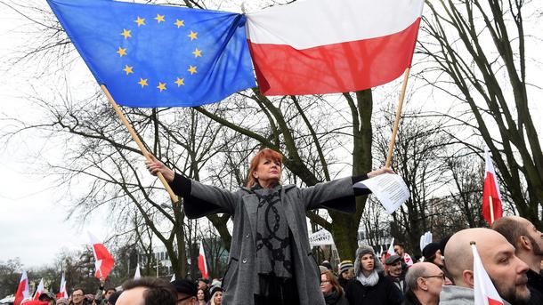 Хиляди поляци протестираха против последната версия на съдебните реформи, които