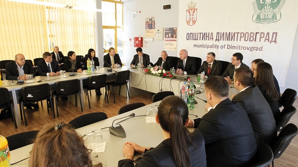 Икономическото развитие на пограничните общини и правата на българското малцинство