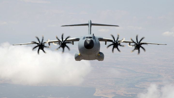 Скъпият проект за военно-транспортния самолет А400М на Еърбъс“ продължава да
