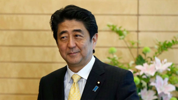 Японският премиер Шиндзо Абе отпътува на петдневна обиколка в Обединените