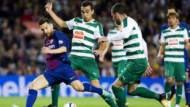 С четири гола на Лионел Меси Барселона“ победи с 6:1