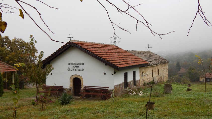 Църквата Св. Николай в Долна Вереница