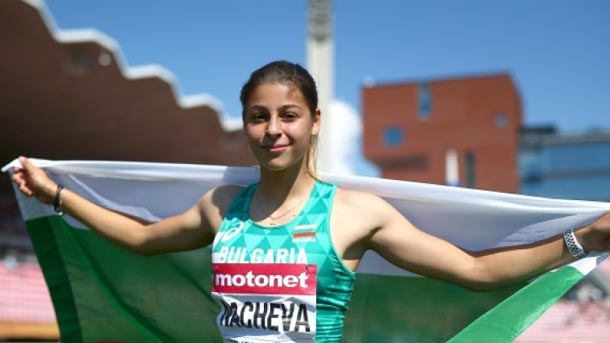 Световната шампионка за девойки под 20 години в тройния скок
