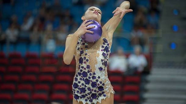 Невяна Владинова ще пропусне Световната купа по художествена гимнастика София