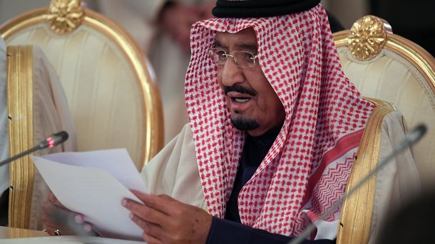 Саудитският крал Салман направи дълбока реорганизация във военната йерархия, като