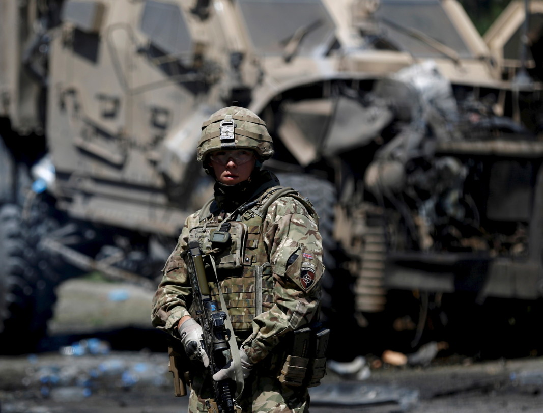 Натовски боец в Афганистан/Ройтерс