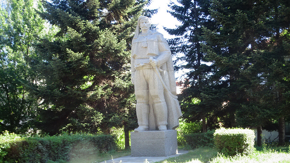 Паметник на дядо Ильо Войвода в Кюстендил