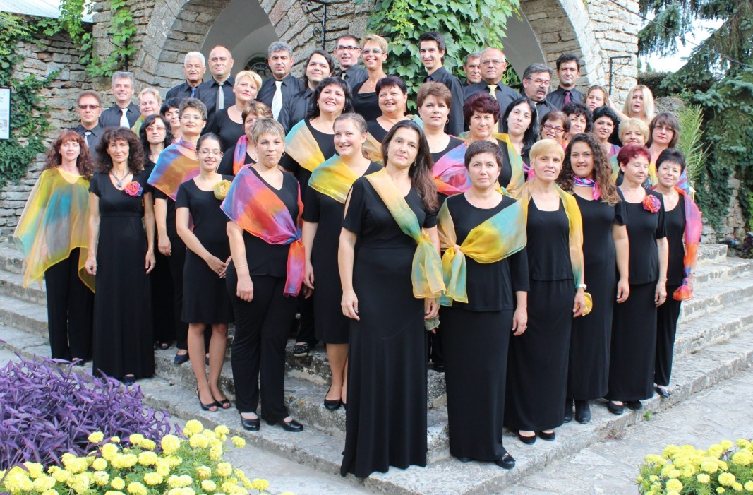  Смесен хор „ Черноморски звуци “ гр. Балчик, България 