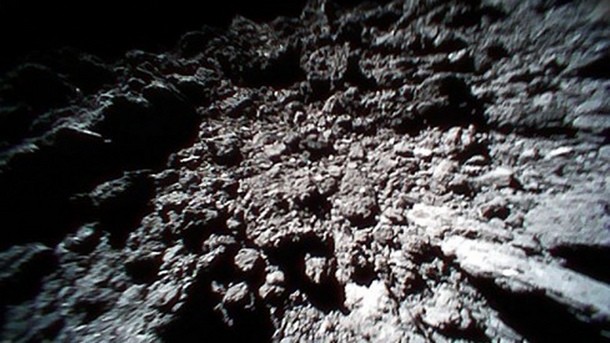 Роботите изследователи които бяха доставени на  астероида Рюгу от японската сонда