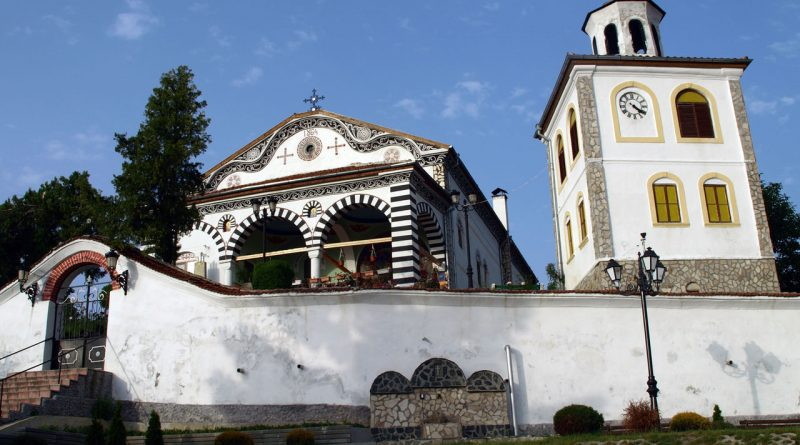 Църквата „Св. Богородица” в с. Сапарево е била издигната върху старо оброчище