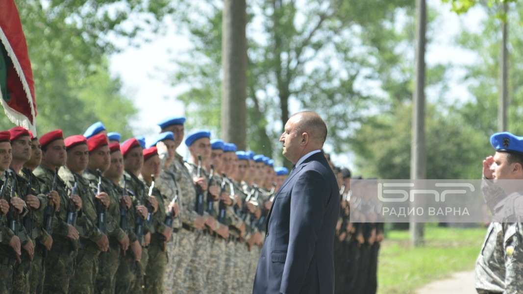 В присъствието на президента Румен Радев започнаха съвместните бойни стрелби