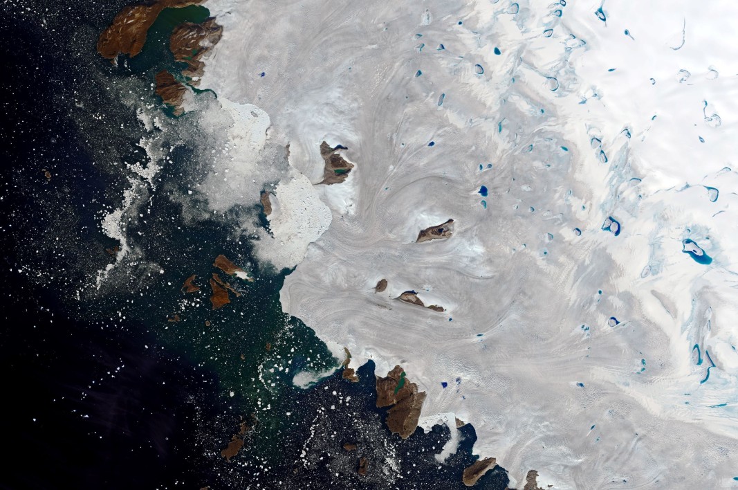 Топящи се ледове в Гренландия - снимка на НАСА от Космоса
