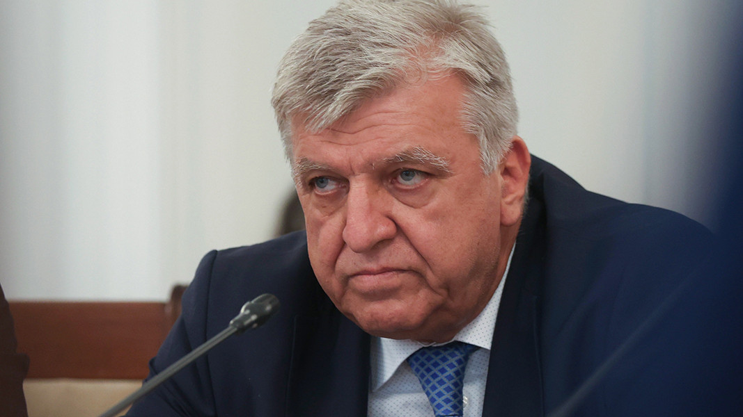 Manol Genov