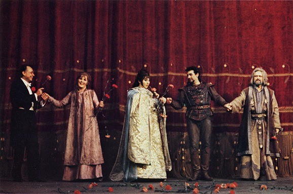 Лорин Маазел, Катя Ричарели (Лю), Гена Димитрова (Турандот), Пласидо Доминго (Калаф), Кърт Ридл (Тимур) в операта „Турандот“ - Ла Скала,1983 г.