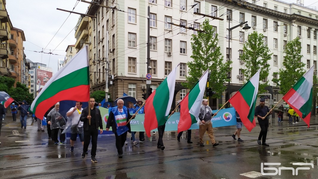 Протестно шествие на служители в столичния градски транспорт премина през централни улици в София