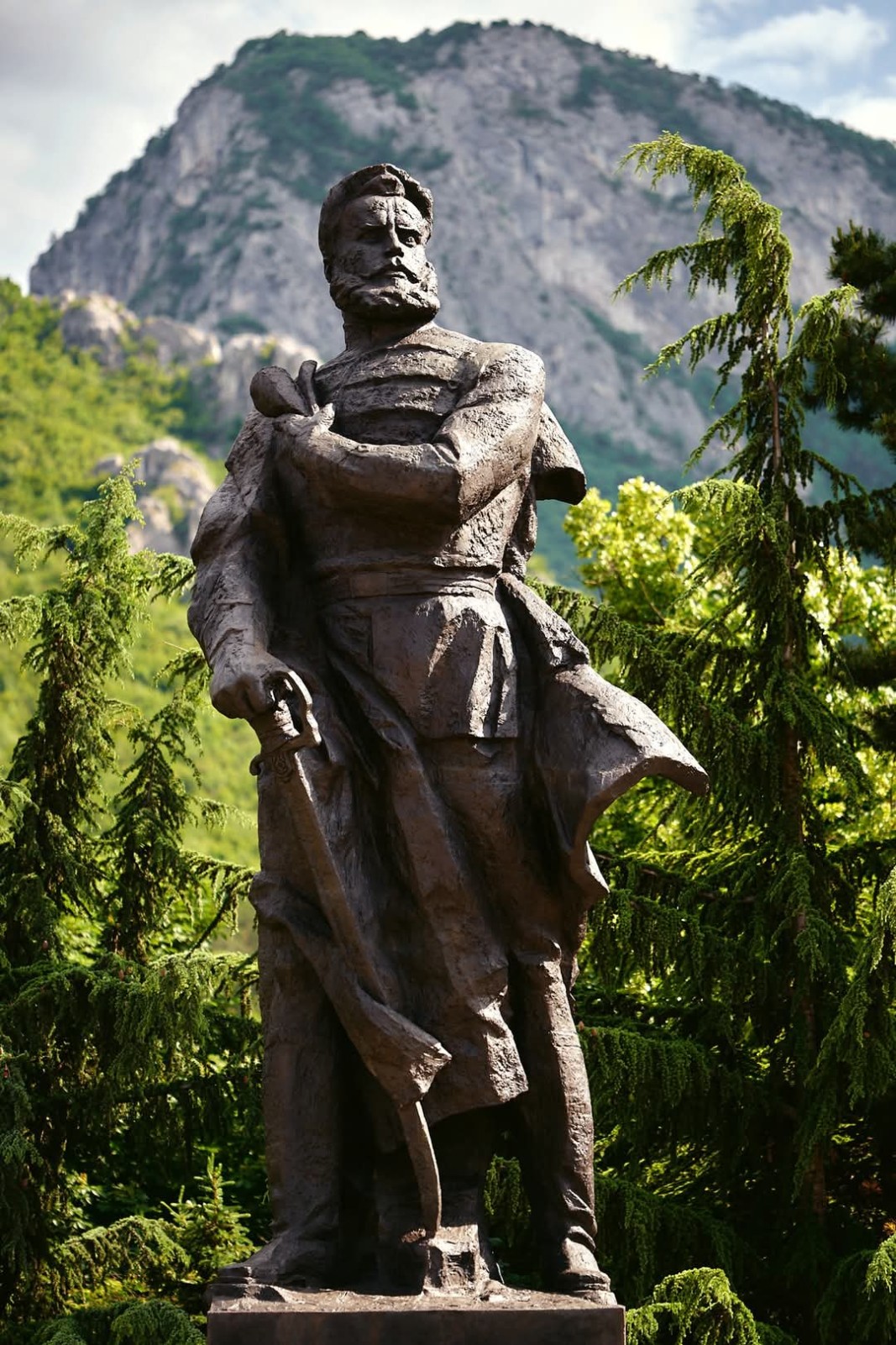 Monumenti i revolucionarit Hristo Botev në Vraca