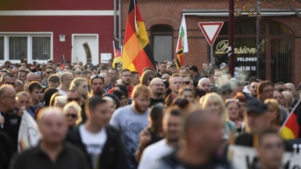 Повече от 1000 крайнодесни демонстранти протестираха снощи срещу германската миграционна