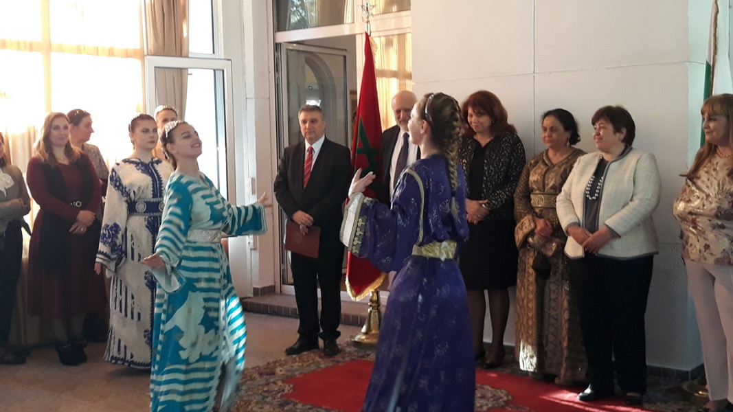 Представяне на традиционни марокански танци и традиционните дрехи   Снимка: Славена Илиева