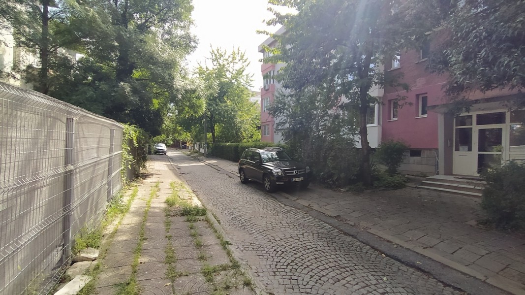  Улица „ Съединение “ в квартал „ Гео Милев “ в София Снимка: Добромир Видев 