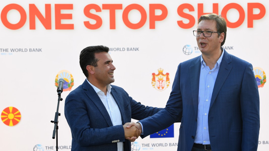 Президентът на Сърбия Александър Вучич и премиерът на Македония Зоран