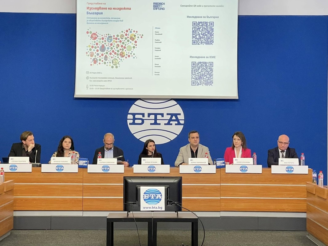 Assoc. Prof. Dr. Boris Popivanov, Dr. Parvan Simeonov and Stefan Georgiev at the press conference