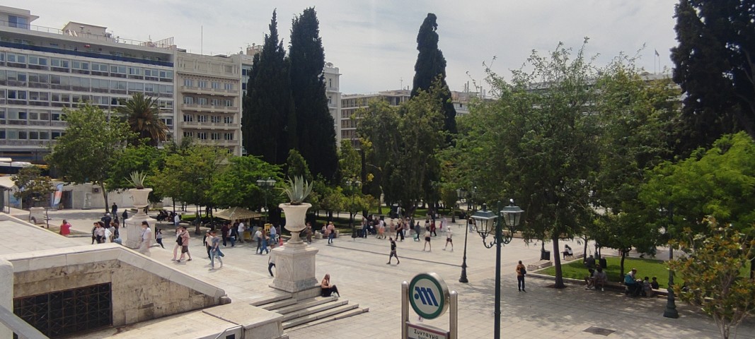 Централният площад Синтагма в Атина/Мерим Тенев