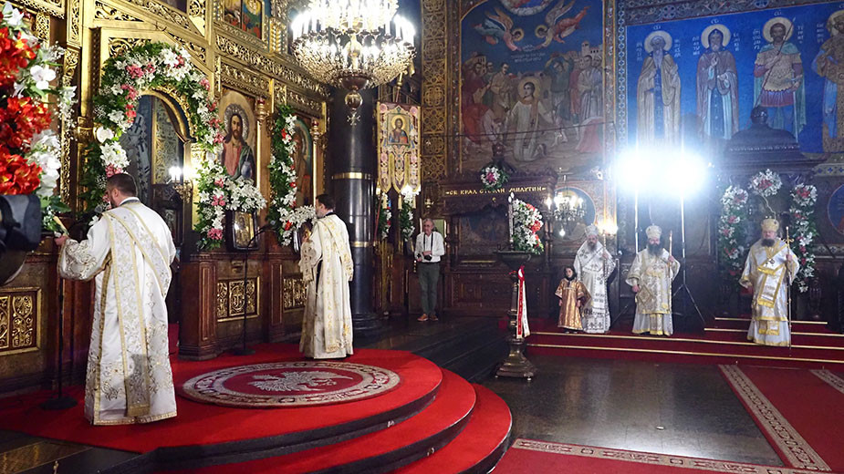 Празнично богослужение, в първия ден на Възкресение Христово, в митрополитския катедрален храм „Св. Неделя“ в София